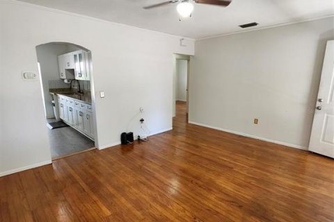 House in Largo, Florida 3 bedrooms, 115.2 sq.m. № 2095714 - photo 4