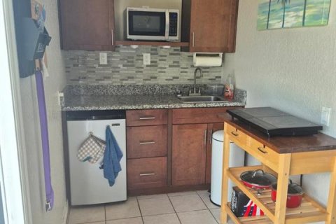 Casa en alquiler en Polk City, Florida, 1 dormitorio, 42.74 m2 № 2198967 - foto 5