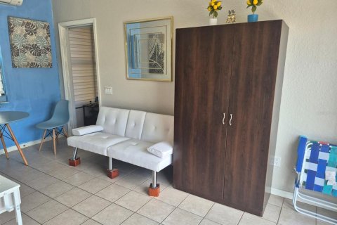 Casa en alquiler en Polk City, Florida, 1 dormitorio, 42.74 m2 № 2198967 - foto 9