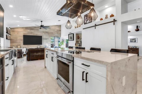 Villa ou maison à vendre à Miami, Floride: 4 chambres, 195.93 m2 № 1974123 - photo 24