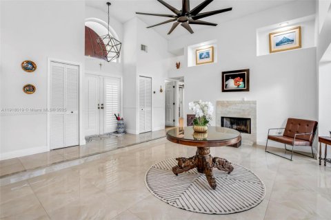 Villa ou maison à vendre à Miami, Floride: 4 chambres, 195.93 m2 № 1974123 - photo 10