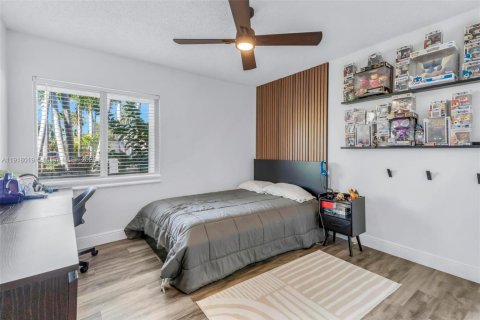 Villa ou maison à vendre à Miami, Floride: 4 chambres, 195.93 m2 № 1974123 - photo 25