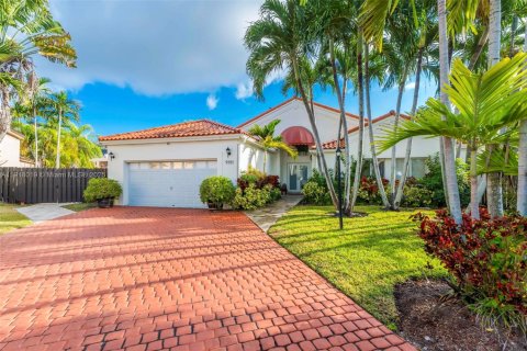 Villa ou maison à vendre à Miami, Floride: 4 chambres, 195.93 m2 № 1974123 - photo 5