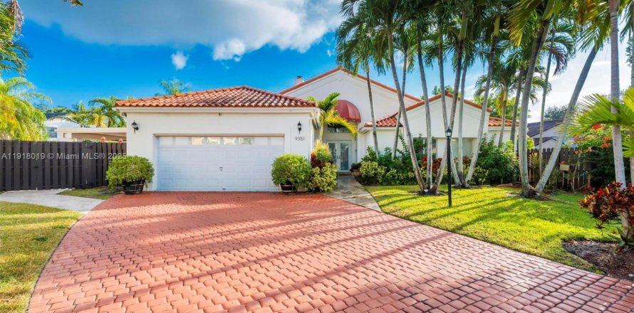 Villa ou maison à Miami, Floride 4 chambres, 195.93 m2 № 1974123