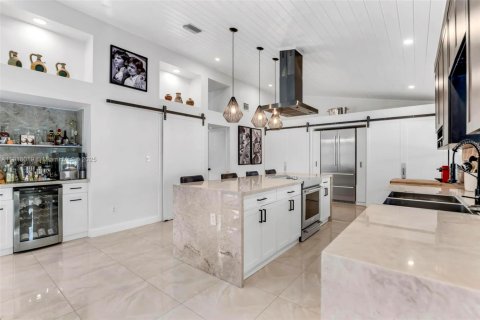 Villa ou maison à vendre à Miami, Floride: 4 chambres, 195.93 m2 № 1974123 - photo 18