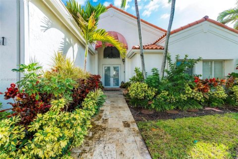 Villa ou maison à vendre à Miami, Floride: 4 chambres, 195.93 m2 № 1974123 - photo 3
