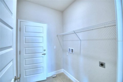 Casa en venta en Winter Haven, Florida, 4 dormitorios, 223.43 m2 № 915080 - foto 13