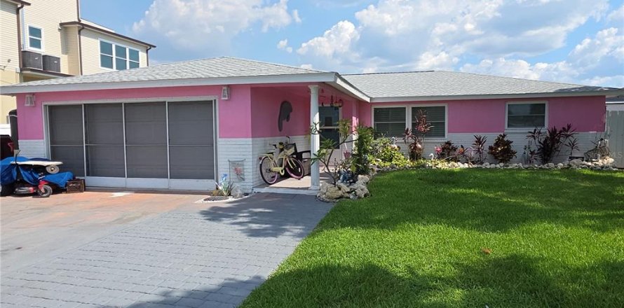 Casa en Hernando Beach, Florida 3 dormitorios, 153.47 m2 № 1805803