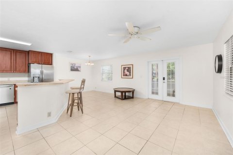 House in Gainesville, Florida 2 bedrooms, 107.02 sq.m. № 2106624 - photo 7