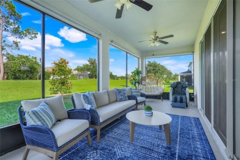 House in Clermont, Florida 4 bedrooms, 298.22 sq.m. № 2203317 - photo 5