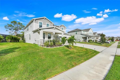 House in Clermont, Florida 4 bedrooms, 298.22 sq.m. № 2203317 - photo 7