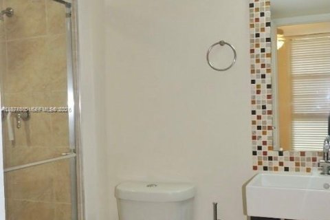 Condo in Aventura, Florida, 2 bedrooms  № 2040920 - photo 22