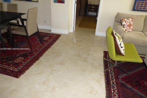 Condo in Aventura, Florida, 2 bedrooms  № 2040920 - photo 5