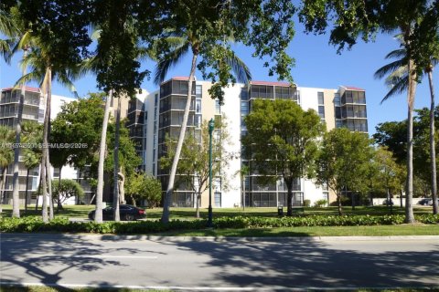 Condo in Aventura, Florida, 2 bedrooms  № 2040920
