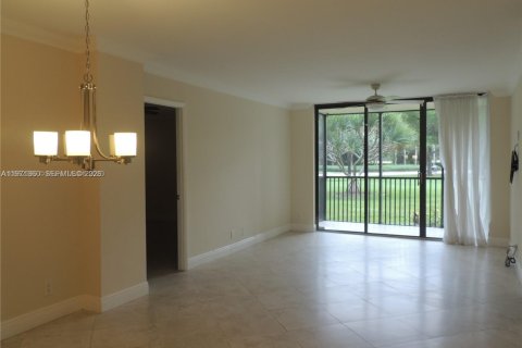 Condo in Aventura, Florida, 2 bedrooms  № 2040920 - photo 4