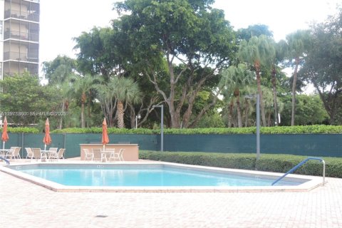 Condo in Aventura, Florida, 2 bedrooms  № 2040920 - photo 23