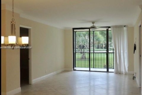 Condo in Aventura, Florida, 2 bedrooms  № 2040920 - photo 7