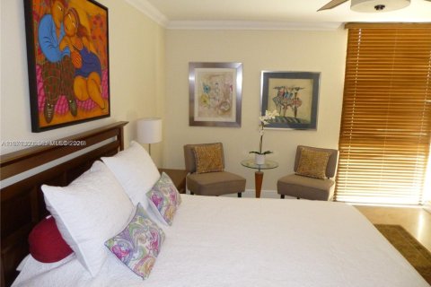 Condo in Aventura, Florida, 2 bedrooms  № 2040920 - photo 16