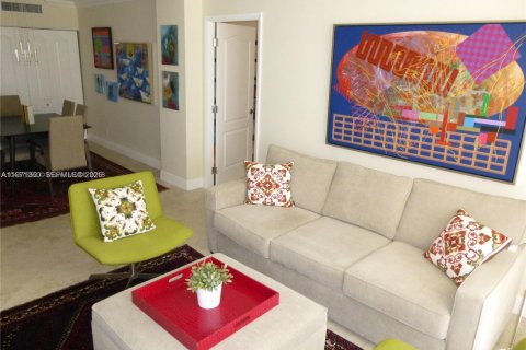 Condo in Aventura, Florida, 2 bedrooms  № 2040920 - photo 3