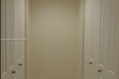 Condo in Aventura, Florida, 2 bedrooms  № 2040920 - photo 20