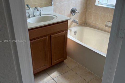 Touwnhouse à louer à Homestead, Floride: 3 chambres, 146.79 m2 № 2040464 - photo 21