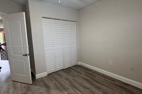 Townhouse in Homestead, Florida 3 bedrooms, 146.79 sq.m. № 2040464 - photo 14