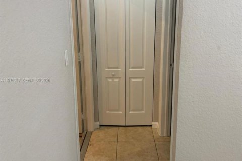 Touwnhouse à louer à Homestead, Floride: 3 chambres, 146.79 m2 № 2040464 - photo 23