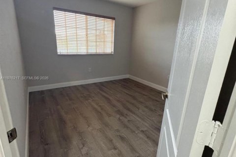 Townhouse in Homestead, Florida 3 bedrooms, 146.79 sq.m. № 2040464 - photo 9