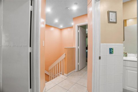 Adosado en venta en Miami Gardens, Florida, 3 dormitorios, 132.85 m2 № 1991958 - foto 19
