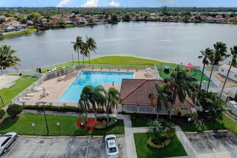 Adosado en venta en Miami Gardens, Florida, 3 dormitorios, 132.85 m2 № 1991958 - foto 30