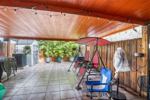 Adosado en venta en Miami Gardens, Florida, 3 dormitorios, 132.85 m2 № 1991958 - foto 25