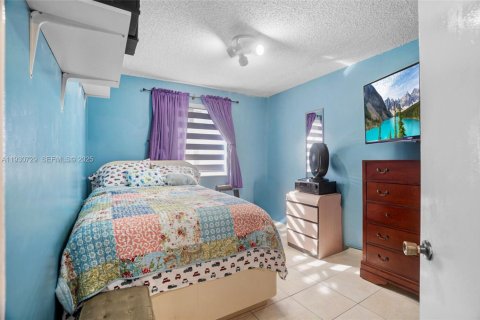 Adosado en venta en Miami Gardens, Florida, 3 dormitorios, 132.85 m2 № 1991958 - foto 18