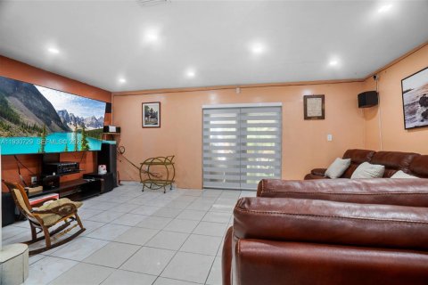 Adosado en venta en Miami Gardens, Florida, 3 dormitorios, 132.85 m2 № 1991958 - foto 12