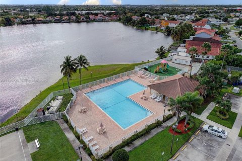 Adosado en venta en Miami Gardens, Florida, 3 dormitorios, 132.85 m2 № 1991958 - foto 29