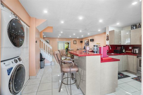 Adosado en venta en Miami Gardens, Florida, 3 dormitorios, 132.85 m2 № 1991958 - foto 7