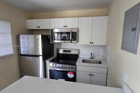 Casa en alquiler en Fort Lauderdale, Florida, 1 dormitorio, 65.03 m2 № 2056696 - foto 6