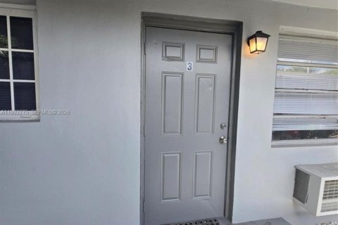 Casa en alquiler en Fort Lauderdale, Florida, 1 dormitorio, 65.03 m2 № 2056696 - foto 2