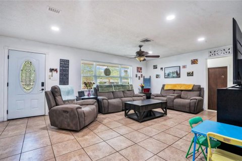 Casa en venta en Mulberry, Florida, 5 dormitorios, 216.65 m2 № 2223146 - foto 6