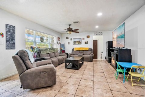 Casa en venta en Mulberry, Florida, 5 dormitorios, 216.65 m2 № 2223146 - foto 5