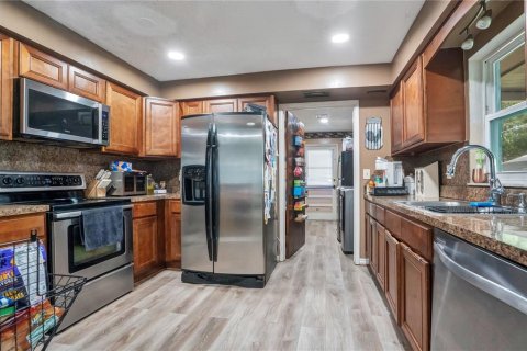 Casa en venta en Mulberry, Florida, 5 dormitorios, 216.65 m2 № 2223146 - foto 9
