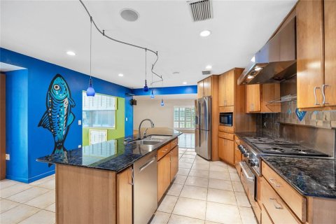 Villa ou maison à vendre à Tampa, Floride: 4 chambres, 401.34 m2 № 1907607 - photo 13