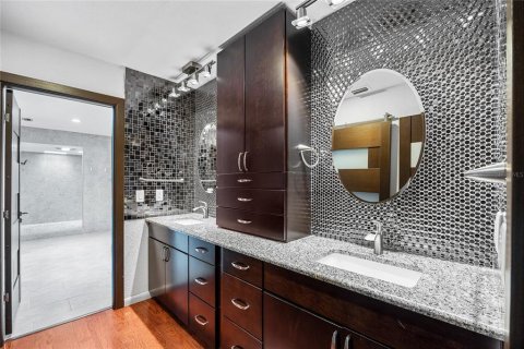 Villa ou maison à vendre à Tampa, Floride: 4 chambres, 401.34 m2 № 1907607 - photo 27