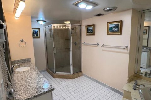 Купить кондоминиум в Халландейл-Бич, Флорида 3 комнаты, 120.77м2, № 2188814 - фото 6