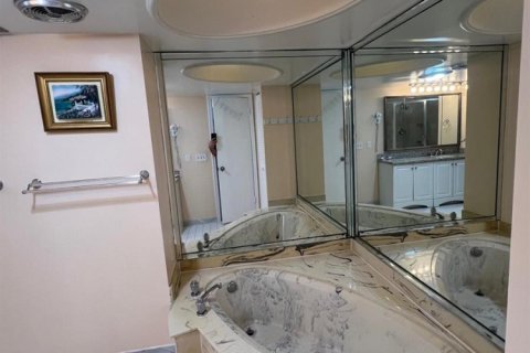 Купить кондоминиум в Халландейл-Бич, Флорида 3 комнаты, 120.77м2, № 2188814 - фото 9