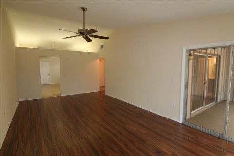 Casa en alquiler en Sarasota, Florida, 2 dormitorios, 108.6 m2 № 1885895 - foto 7