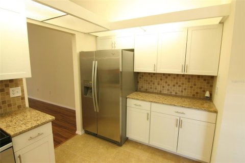 Casa en alquiler en Sarasota, Florida, 2 dormitorios, 108.6 m2 № 1885895 - foto 4