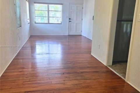 Villa ou maison à vendre à Miami, Floride: 3 chambres, 121.52 m2 № 2186419 - photo 4