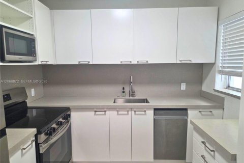 Villa ou maison à vendre à Miami, Floride: 3 chambres, 121.52 m2 № 2186419 - photo 6