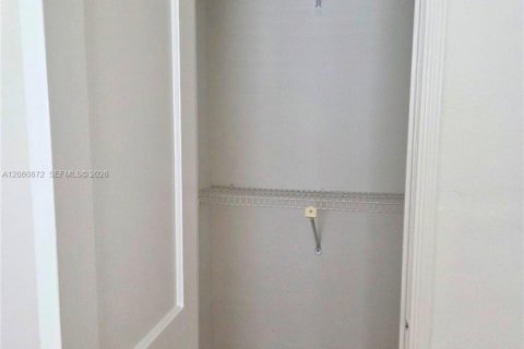 Villa ou maison à vendre à Miami, Floride: 3 chambres, 121.52 m2 № 2186419 - photo 16