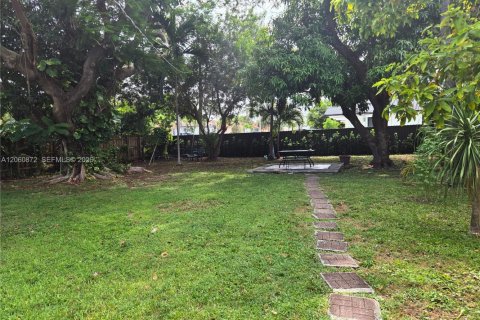 Villa ou maison à vendre à Miami, Floride: 3 chambres, 121.52 m2 № 2186419 - photo 23